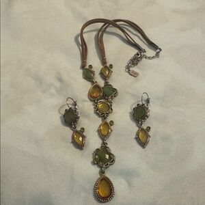 1928 Elegant Peridot and Citrine Vintage Style Dangle Earrings and Necklace Set